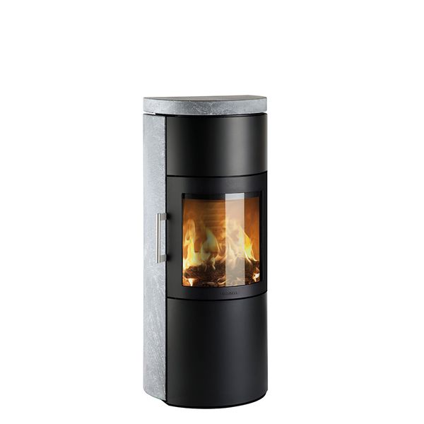 HWAM 3520c черного цвета с облицовкой из мыльного камня