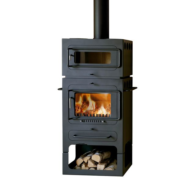 HWAM Classic 4 черного цвета, с хранилищем для дров и духовкой