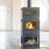 HWAM Classic 4 черного цвета, с хранилищем для дров и духовкой